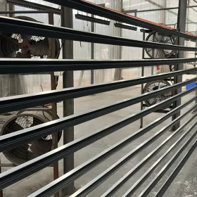 Perfiles de Aluminio con Recubrimiento en Polvo Gris Oscuro — Precisión y Flexibilidad en Cada Detalle