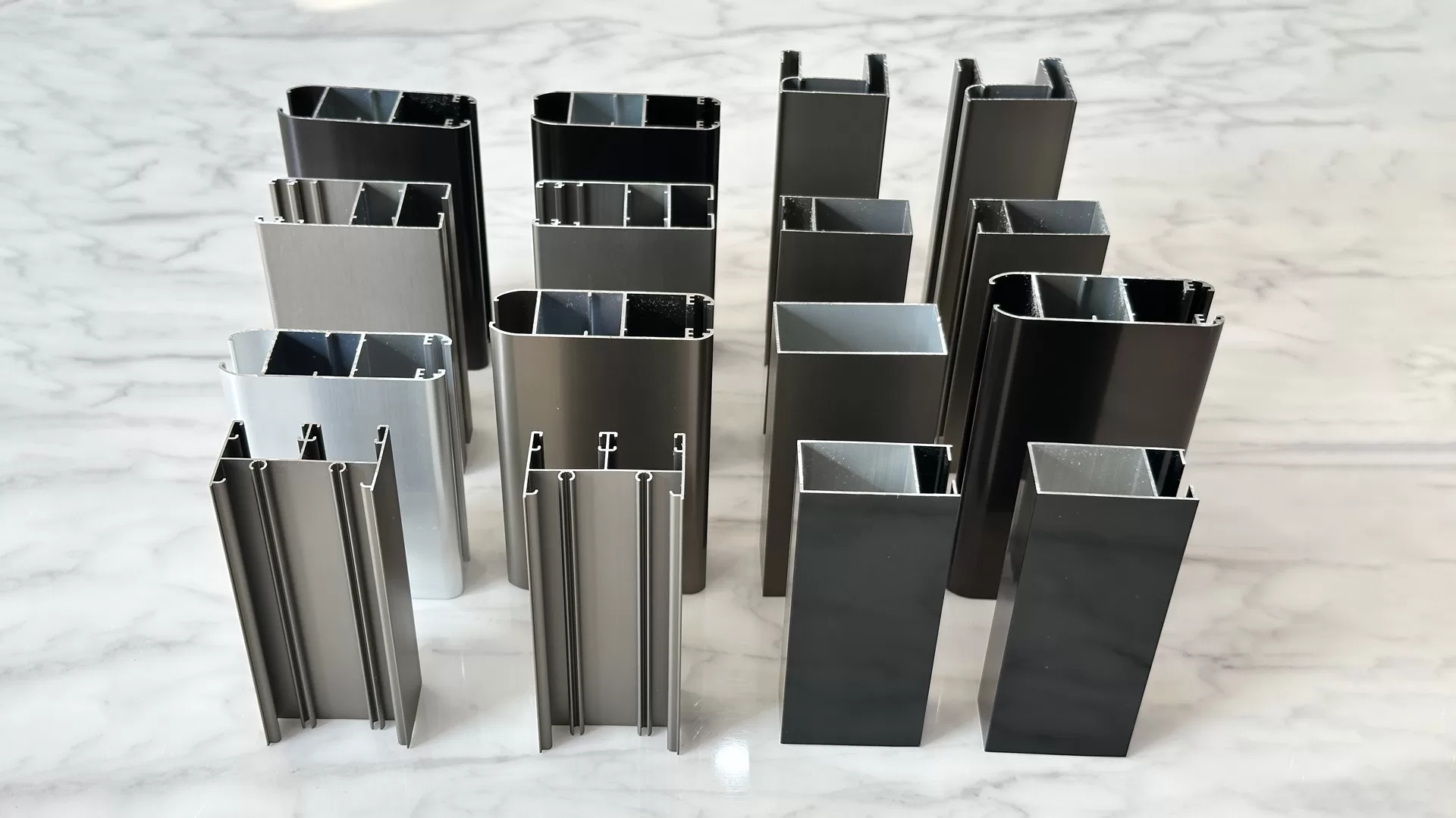 Petrel Aluminio lanza una nueva serie de colores anodizados para perfiles de aluminio